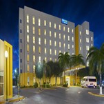 Fachada_del hotel_City_Express_by_Marriott_Monterrey_Aeropuerto